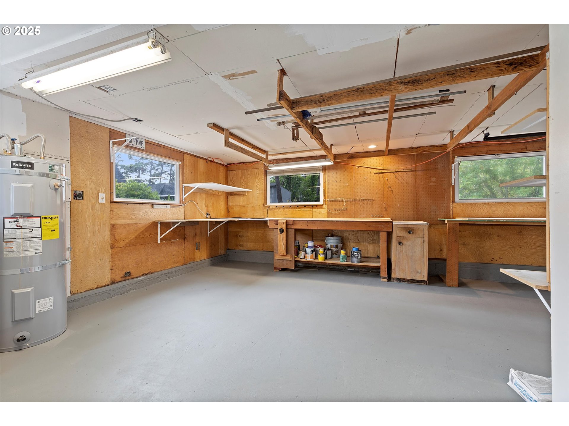 5825 Roma Avenue Cloverdale, OR 97112 - Photo 18 of 44 a view of a room with gym equipment