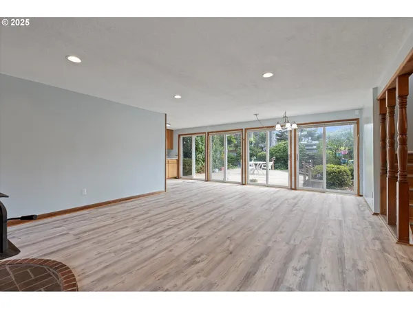 $524,900 | 5825 Roma Avenue, Cloverdale, OR 97112