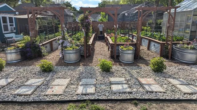 $399,999 | 308 Southeast Colony Drive, Lee's Summit, MO 64063