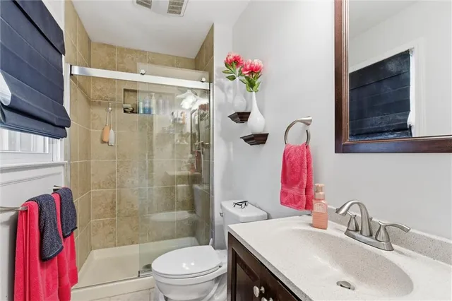 $399,999 | 308 Southeast Colony Drive, Lee's Summit, MO 64063