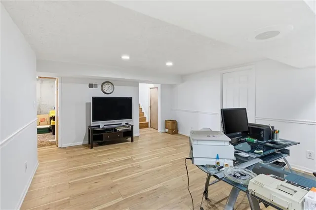 $399,999 | 308 Southeast Colony Drive, Lee's Summit, MO 64063