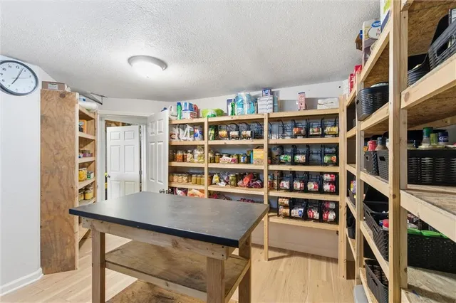 $399,999 | 308 Southeast Colony Drive, Lee's Summit, MO 64063