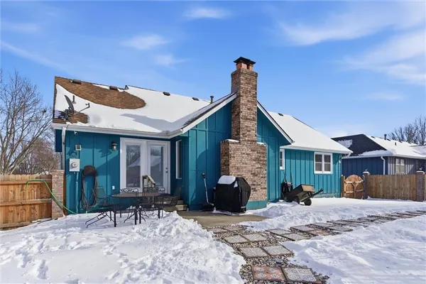 $360,000 | 308 Southeast Colony Drive, Lee's Summit, MO 64063