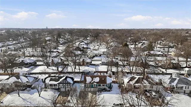 $399,999 | 308 Southeast Colony Drive, Lee's Summit, MO 64063