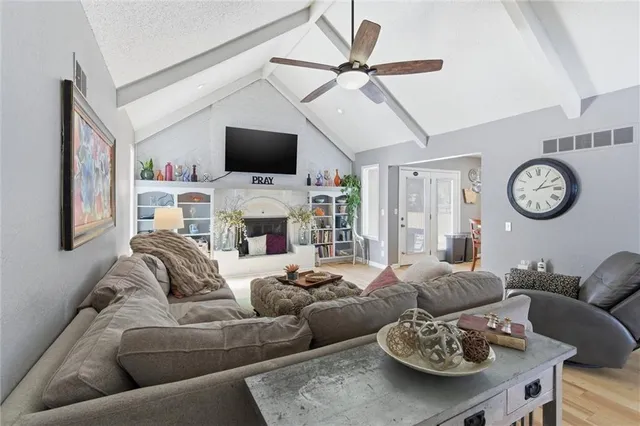 $399,999 | 308 Southeast Colony Drive, Lee's Summit, MO 64063