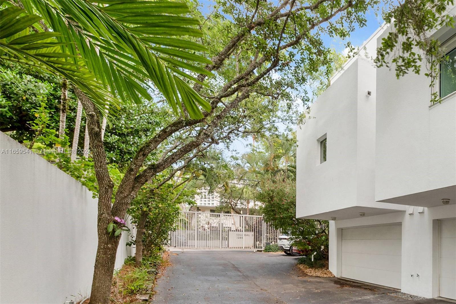 3266 Virginia Street, Unit B3 Miami, FL 33133 - Photo 23 of 24