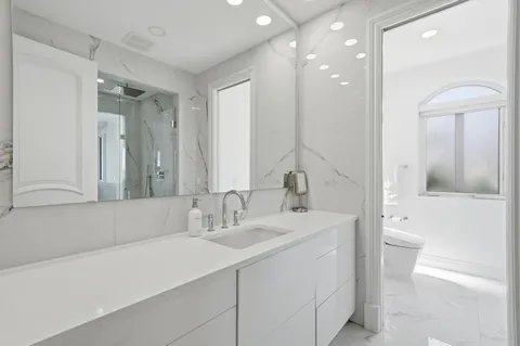 $5,995,000 | 5600 Coastal Drive, Boca Raton, FL 33487