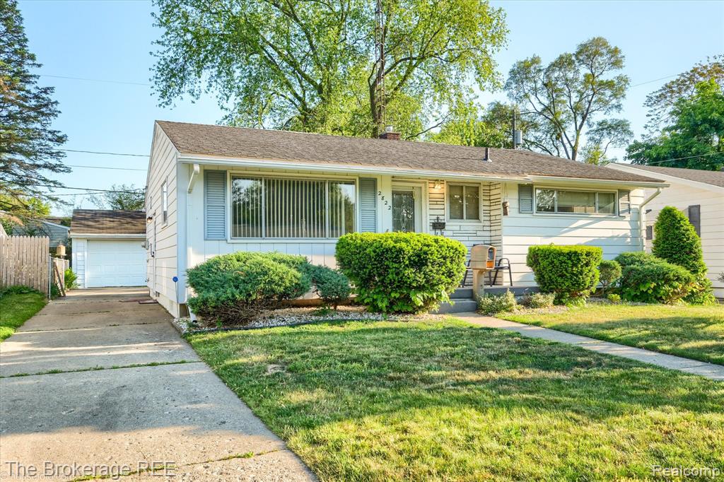 2822 Epsilon Trail Flint, MI 48506 - Photo 1 of 35