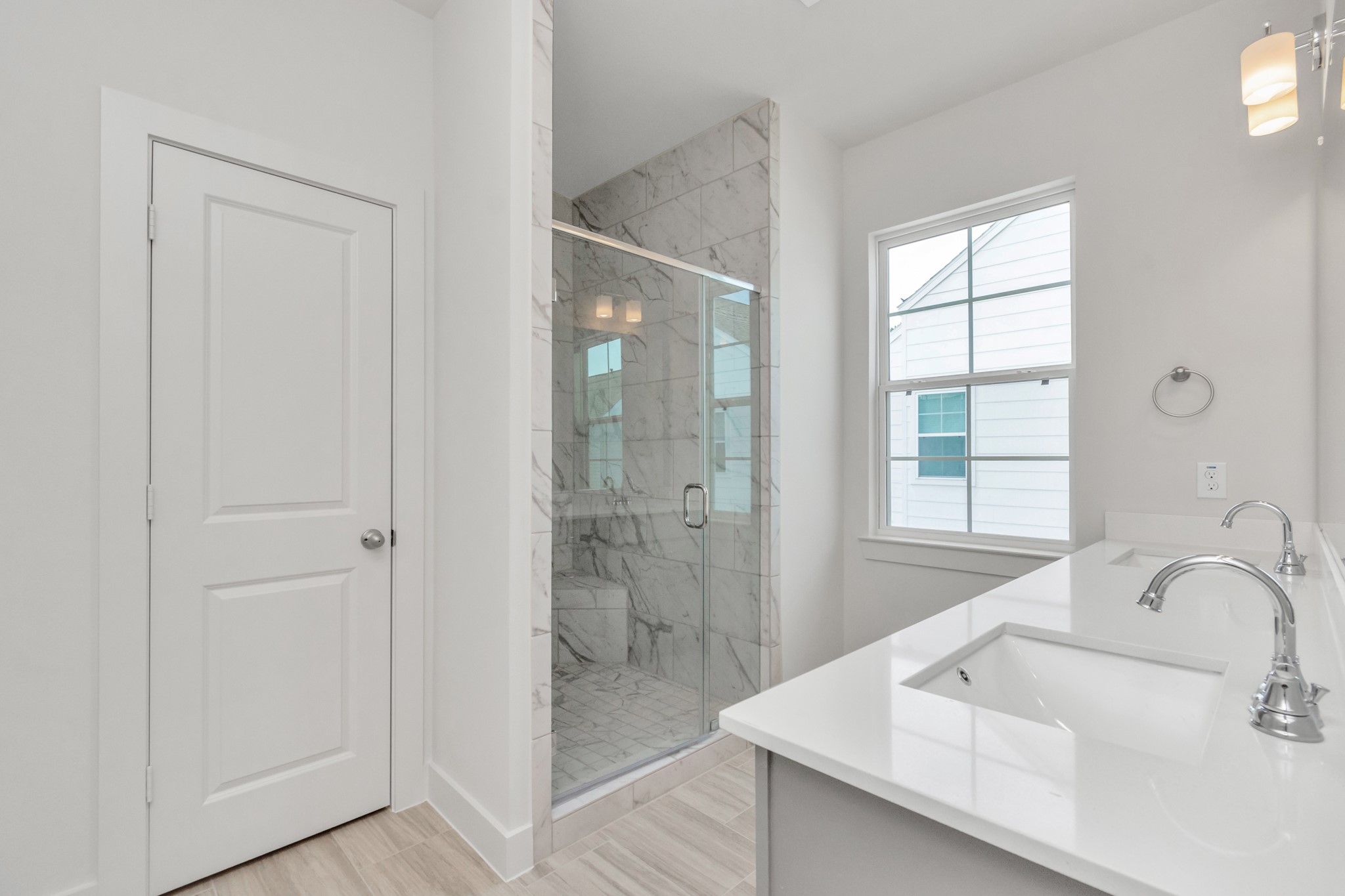 2011 East Bauer Drive Houston, TX 77080 - Photo 25 of 32 a bathroom with a bathtub and a sink