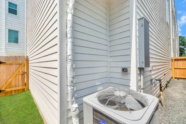 $2,350 | 2011 East Bauer Drive, Houston, TX 77080
