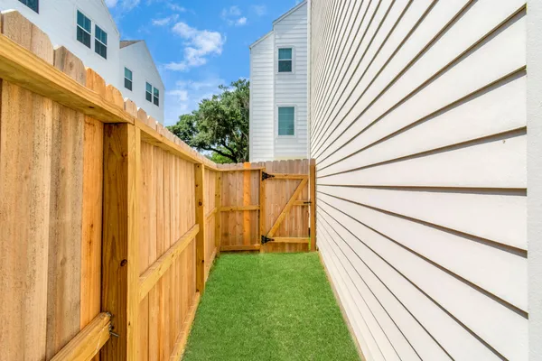 $2,350 | 2011 East Bauer Drive, Houston, TX 77080