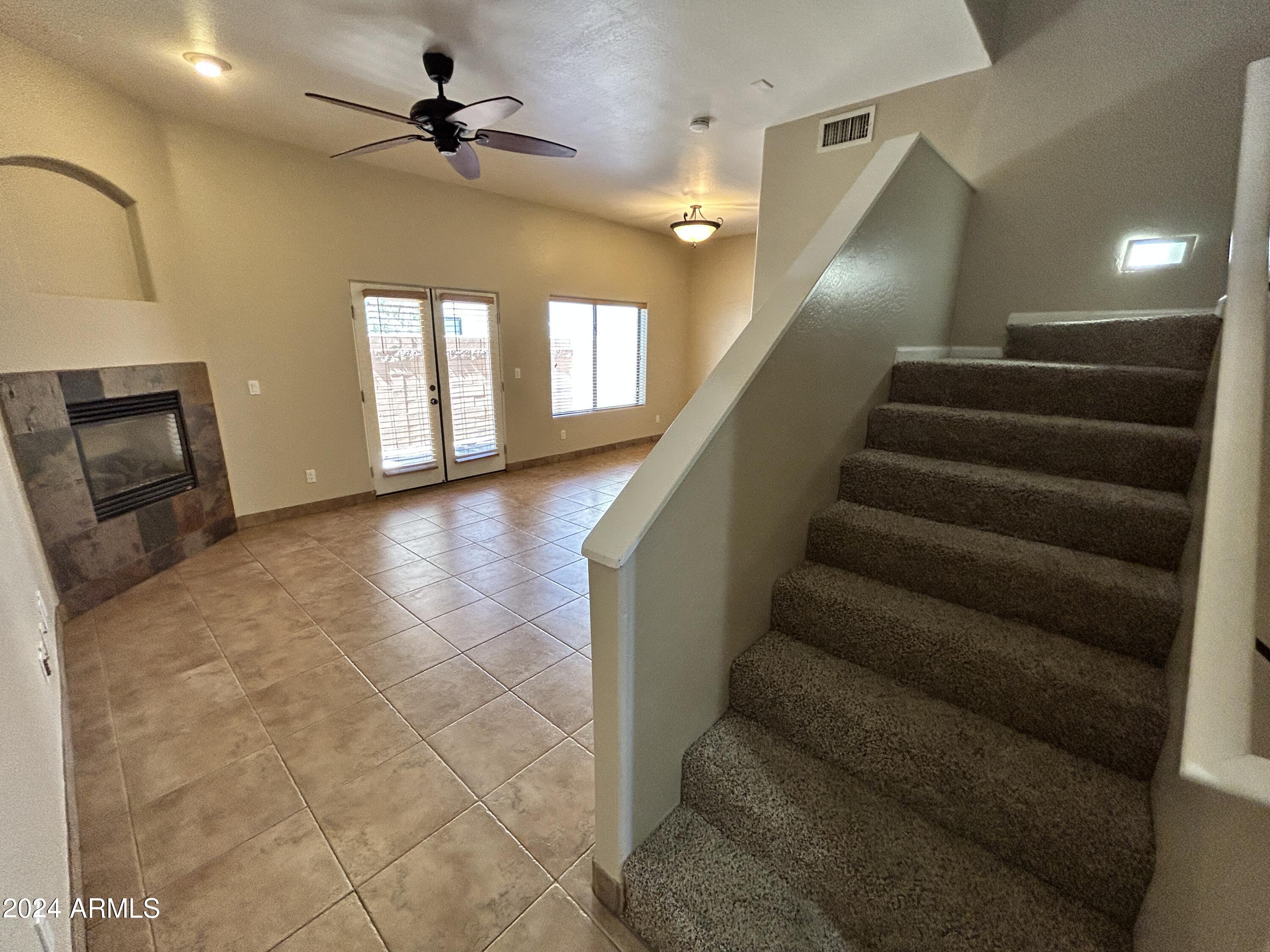 897 East Roma Avenue, Unit 3 Phoenix, AZ 85014 - Photo 2 of 25 IMG_3004