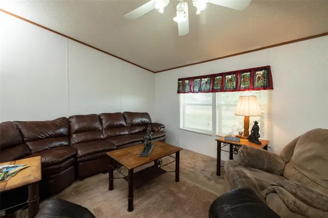 $699,999 | 207 Lazy B Lane, Springtown, TX 76082