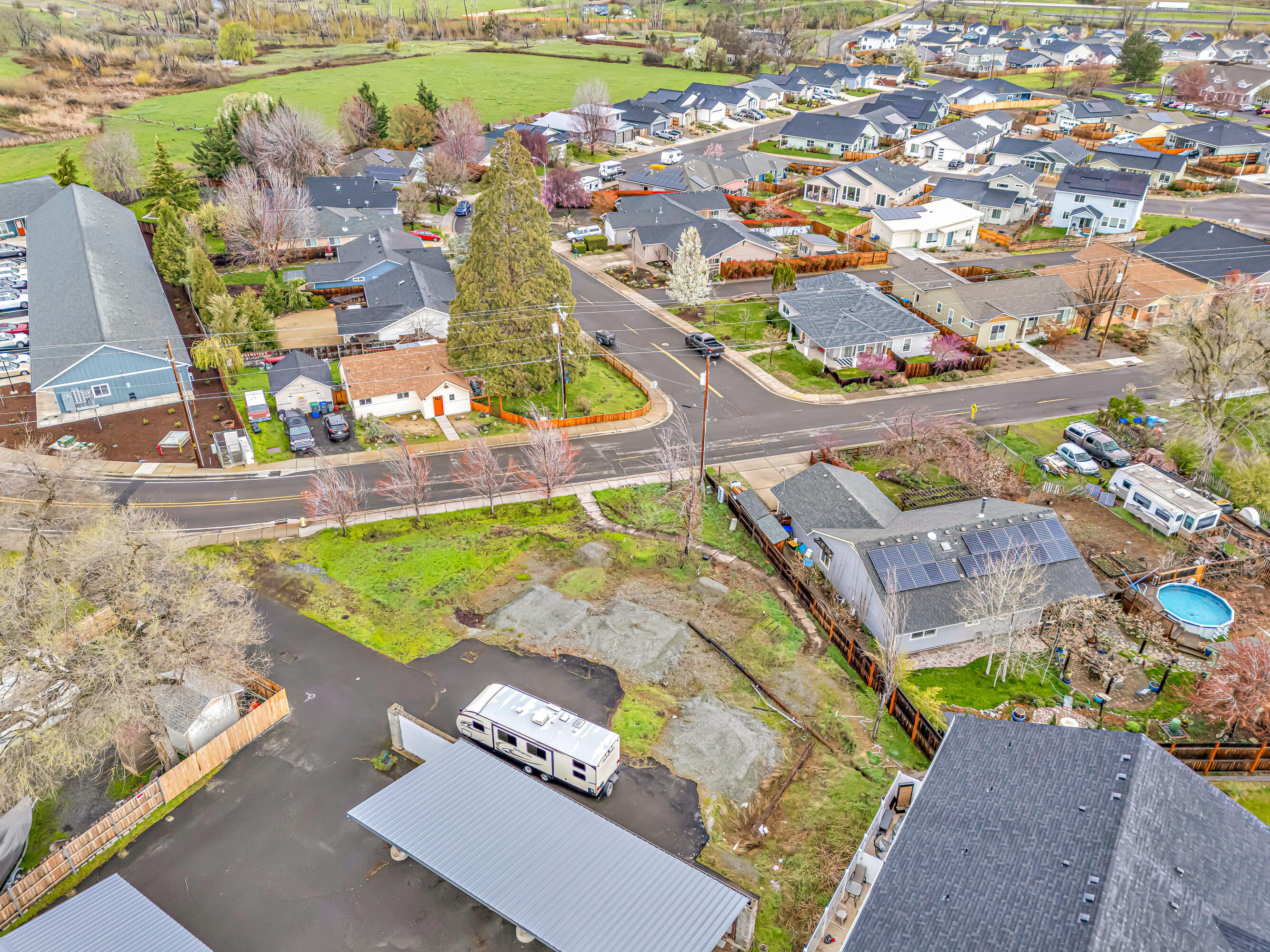 70 Suncrest Road Talent, OR 97540 - Photo 3 of 16 DJI_20250331090233_0016_D