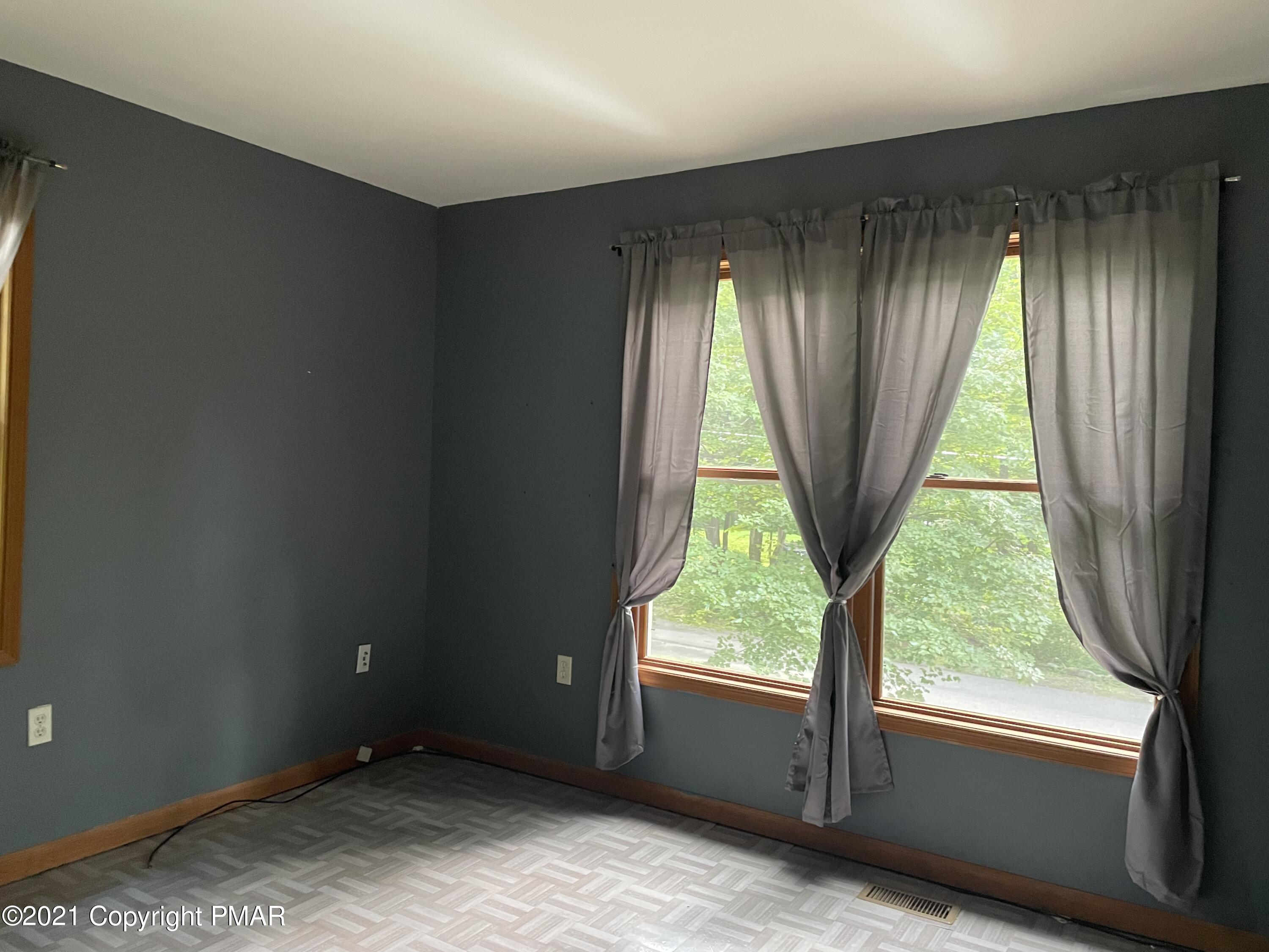3294 Red Run Road Pocono Summit, PA 18346 - Photo 16 of 36