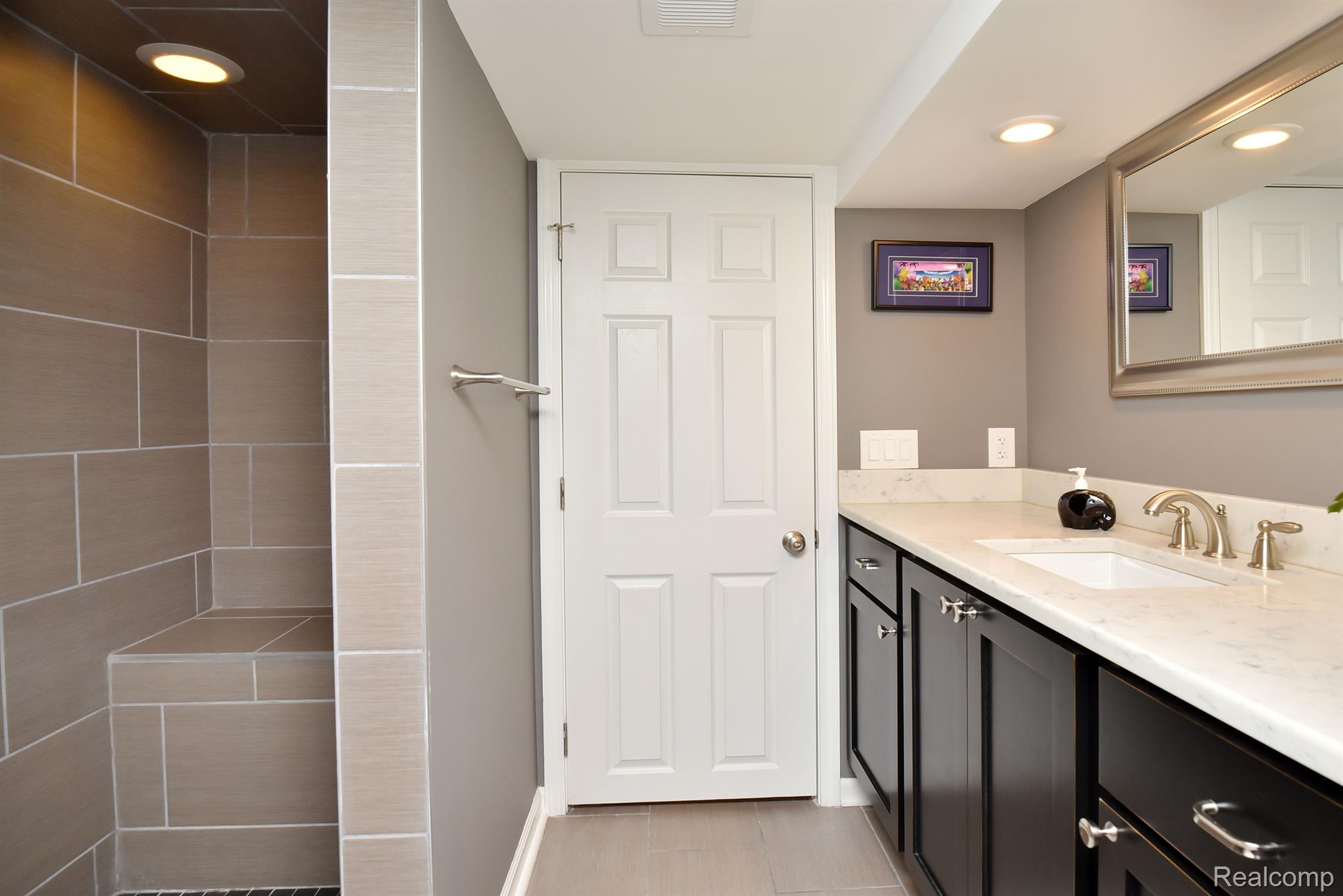 1258 Oxford Road Berkley, MI 48072 - Photo 33 of 42 Gallery Image 33