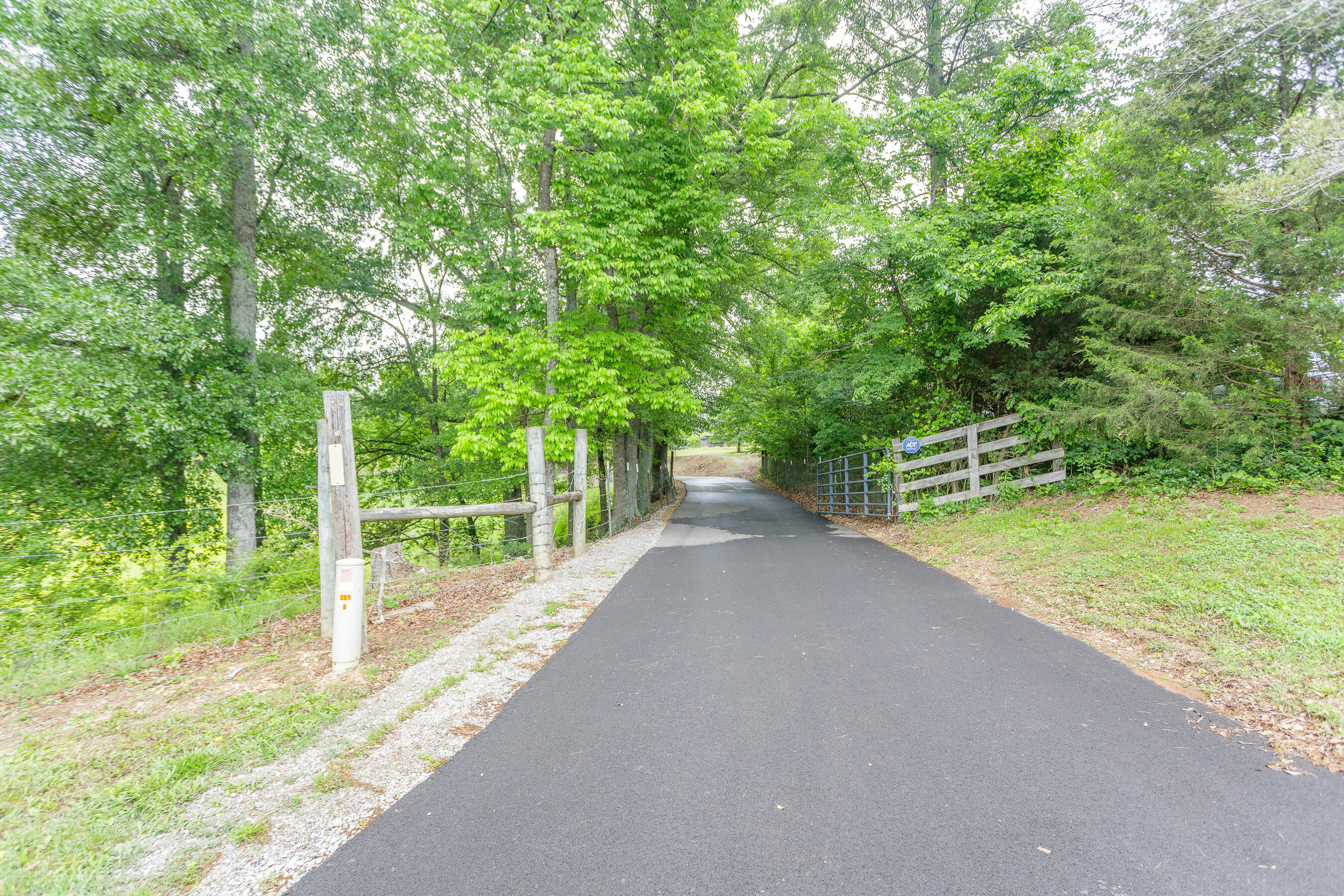 1854 Kensington Road Chickamauga, GA 30707 - Photo 2 of 119 1854 Kensington HD-127