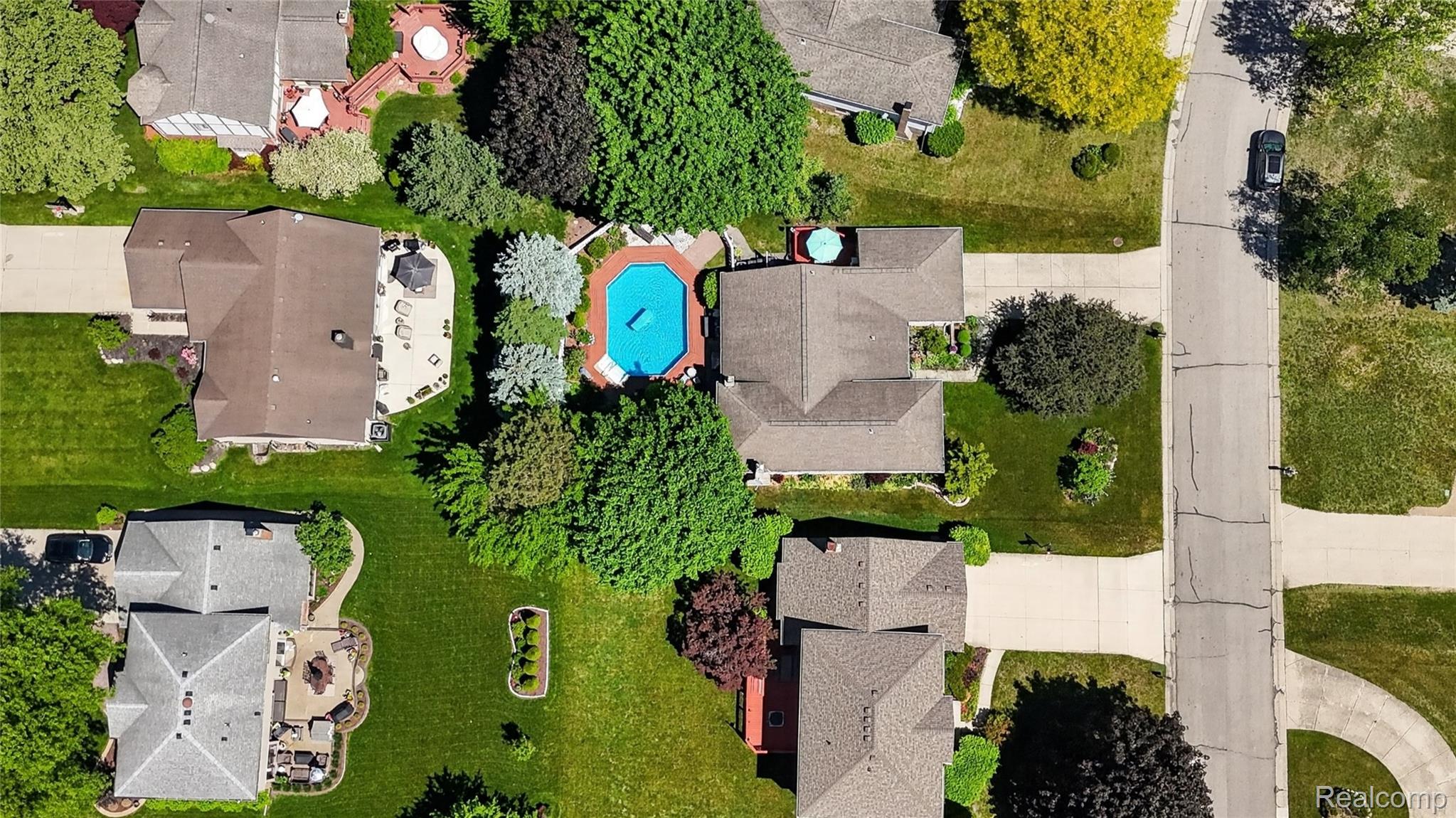309 Antoinette Drive Rochester, MI 48309 - Photo 36 of 36 017_DJI_20260602115250_0019_D.jpg