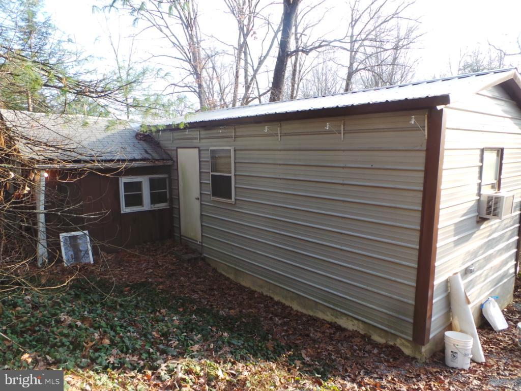 4035 Spohrs Road Berkeley Springs, WV 25411 - Photo 16 of 17 Gallery Image 16