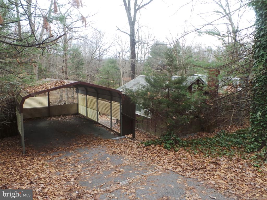 4035 Spohrs Road Berkeley Springs, WV 25411 - Photo 4 of 17 Gallery Image 4