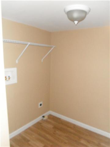 523 South Spring Street Manchester, TN 37355 - Photo 3 of 9 Utility area with hookups