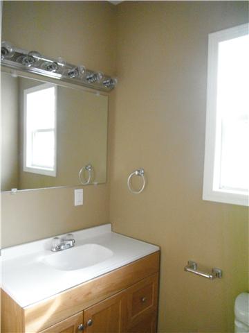 523 South Spring Street Manchester, TN 37355 - Photo 5 of 9 Renovated bathroom