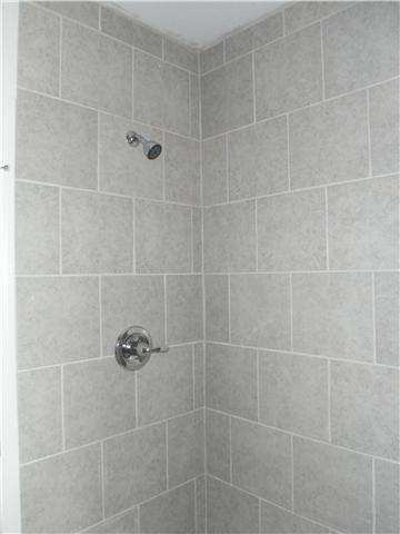 523 South Spring Street Manchester, TN 37355 - Photo 6 of 9 Tiled shower!