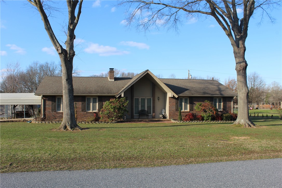 105 Tanglewood Road Belton, SC 29627 - Photo 1 of 29 Gallery Image 1