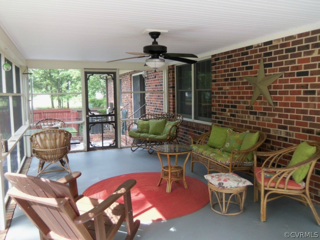 6049 Elko Road Sandston, VA 23150 - Photo 5 of 24 Gallery Image 5
