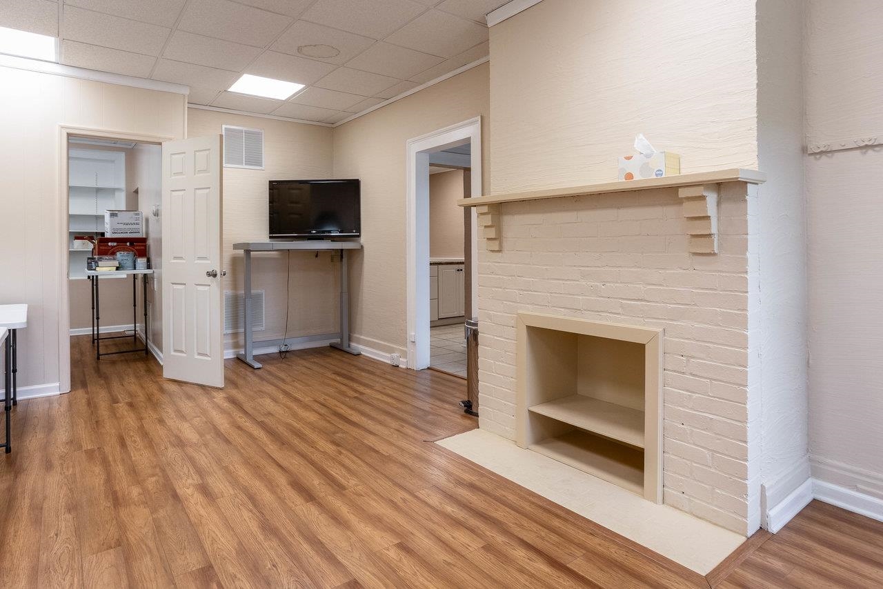2408 Cedar Street Staunton, VA 24401 - Photo 8 of 54