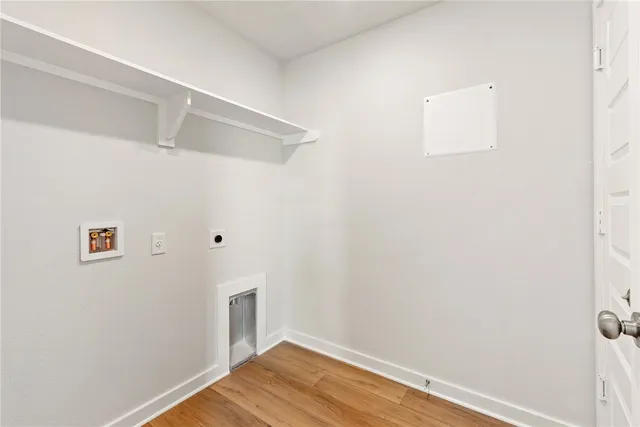 a view of a hallway with closet