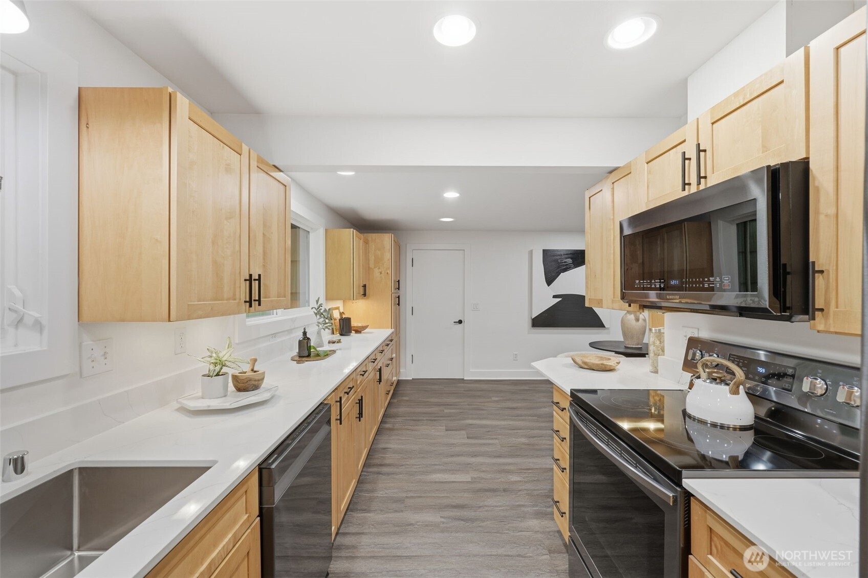 4364 151st Avenue Southeast Bellevue, WA 98006 - Photo 13 of 40