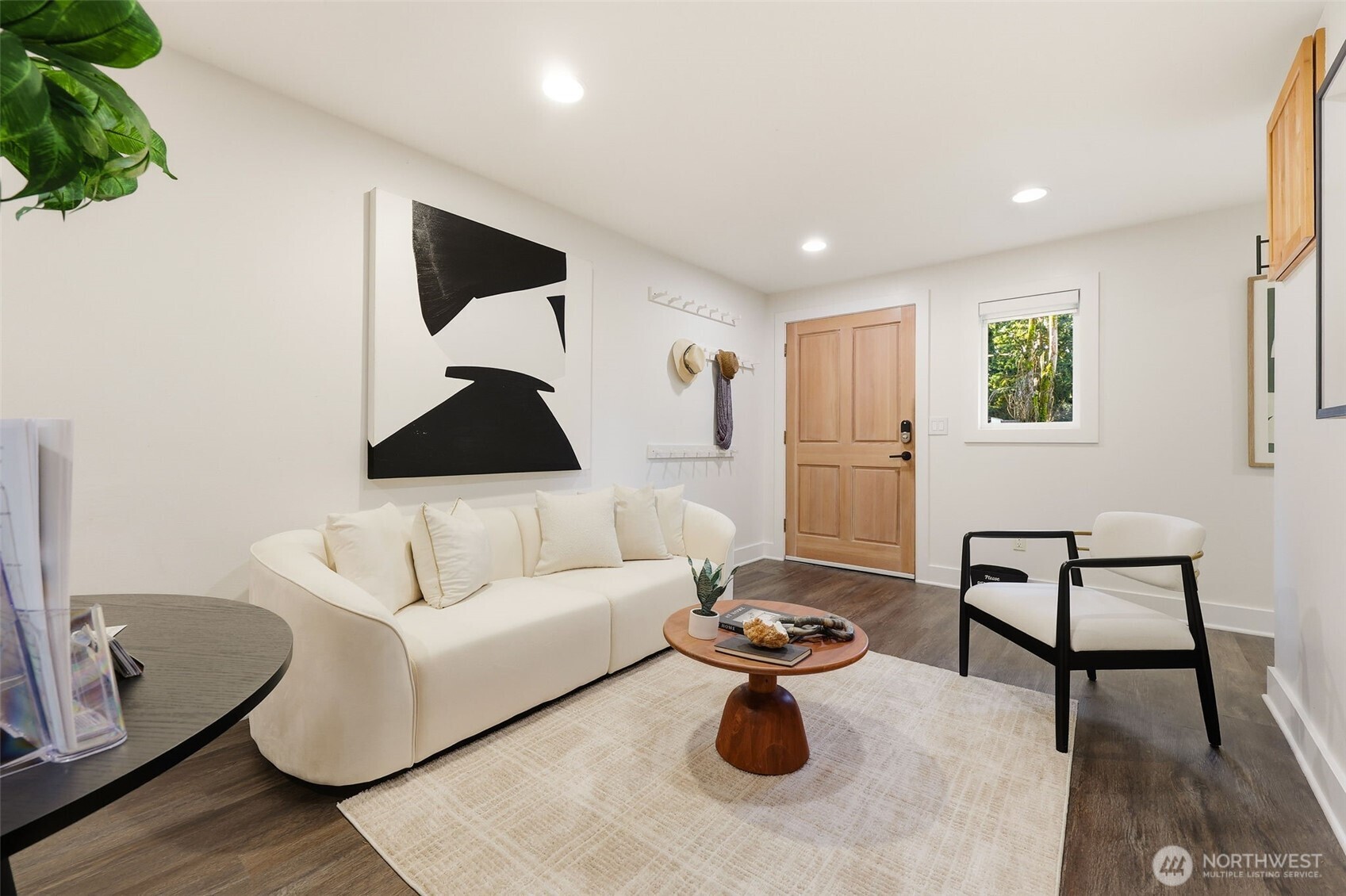 4364 151st Avenue Southeast Bellevue, WA 98006 - Photo 3 of 40