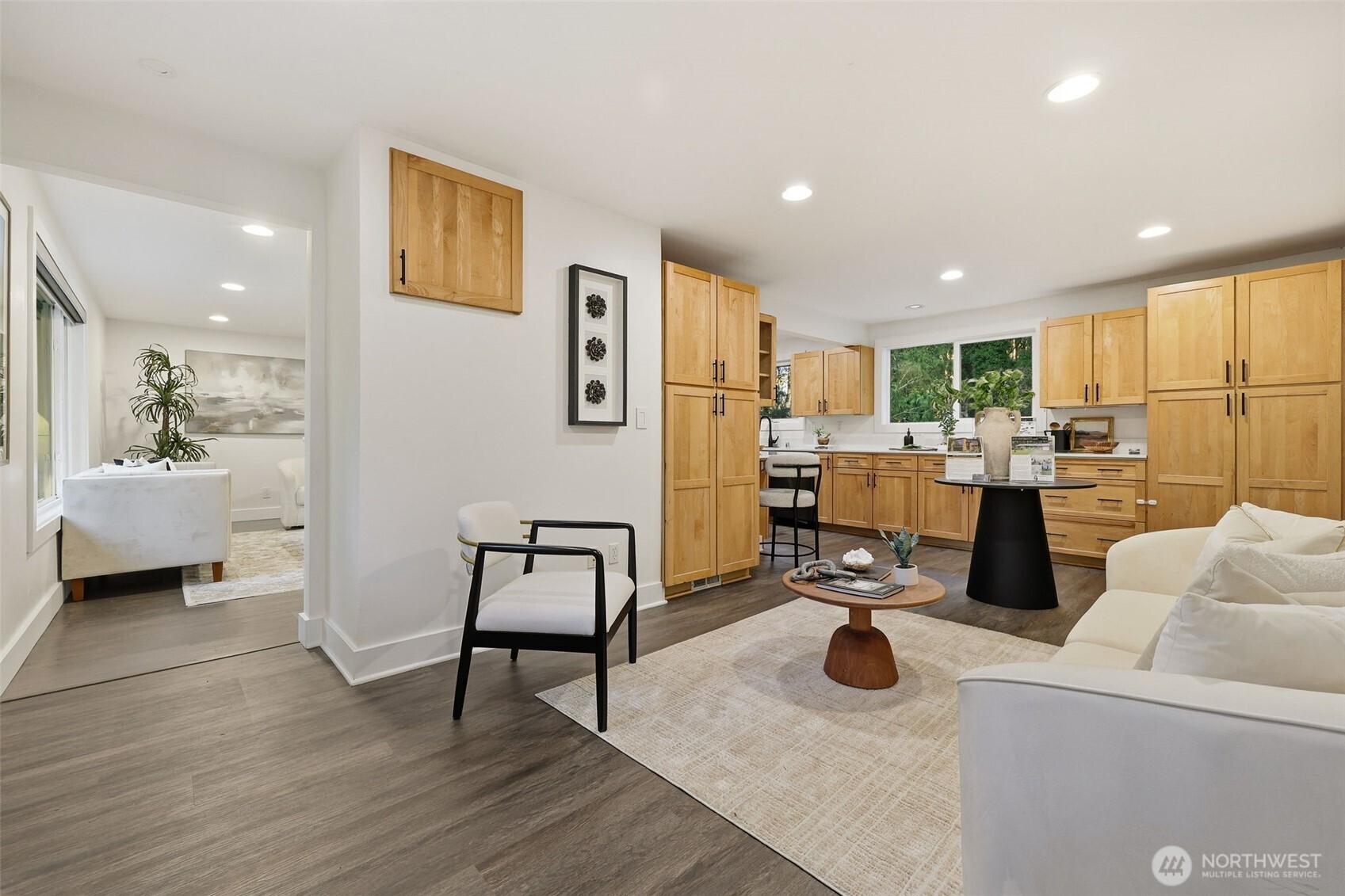 4364 151st Avenue Southeast Bellevue, WA 98006 - Photo 4 of 40