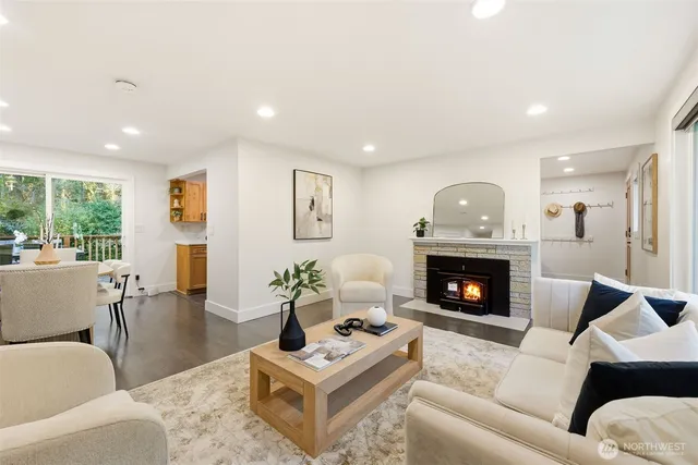 $1,340,000 | 4364 151st Avenue Southeast, Bellevue, WA 98006