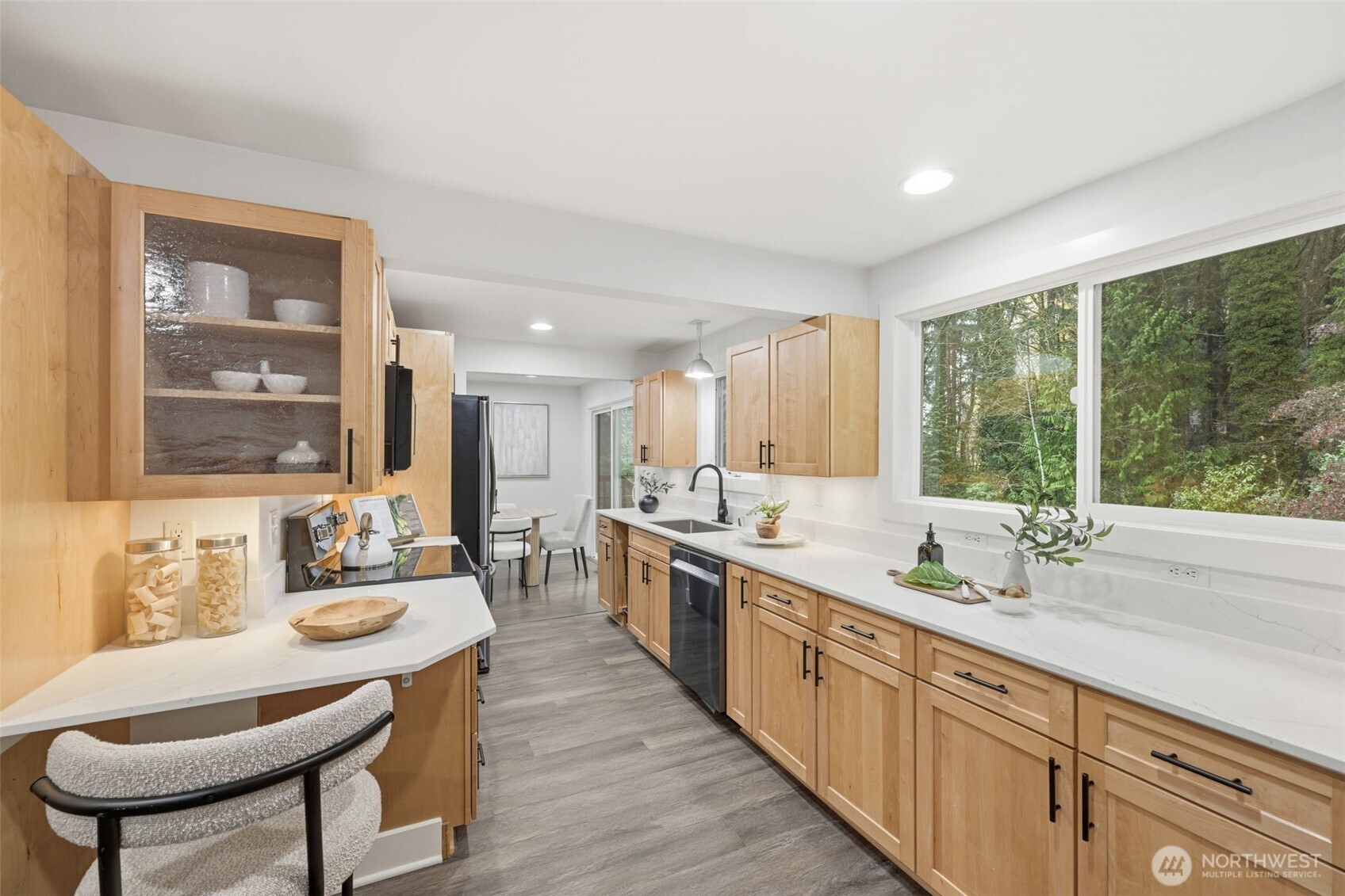 4364 151st Avenue Southeast Bellevue, WA 98006 - Photo 10 of 40