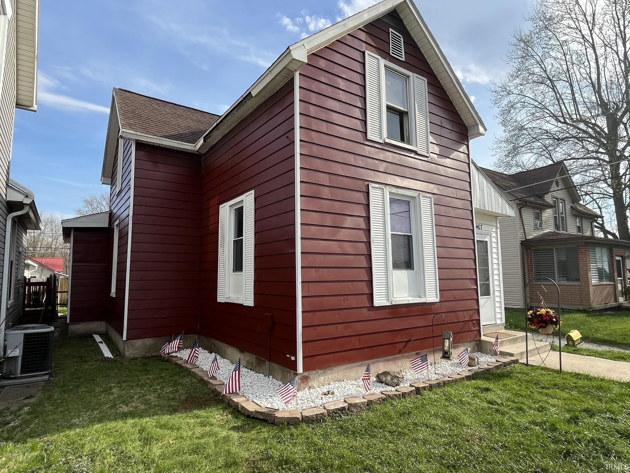 407 East 3rd Street Peru, IN 46970 - Photo 2 of 36