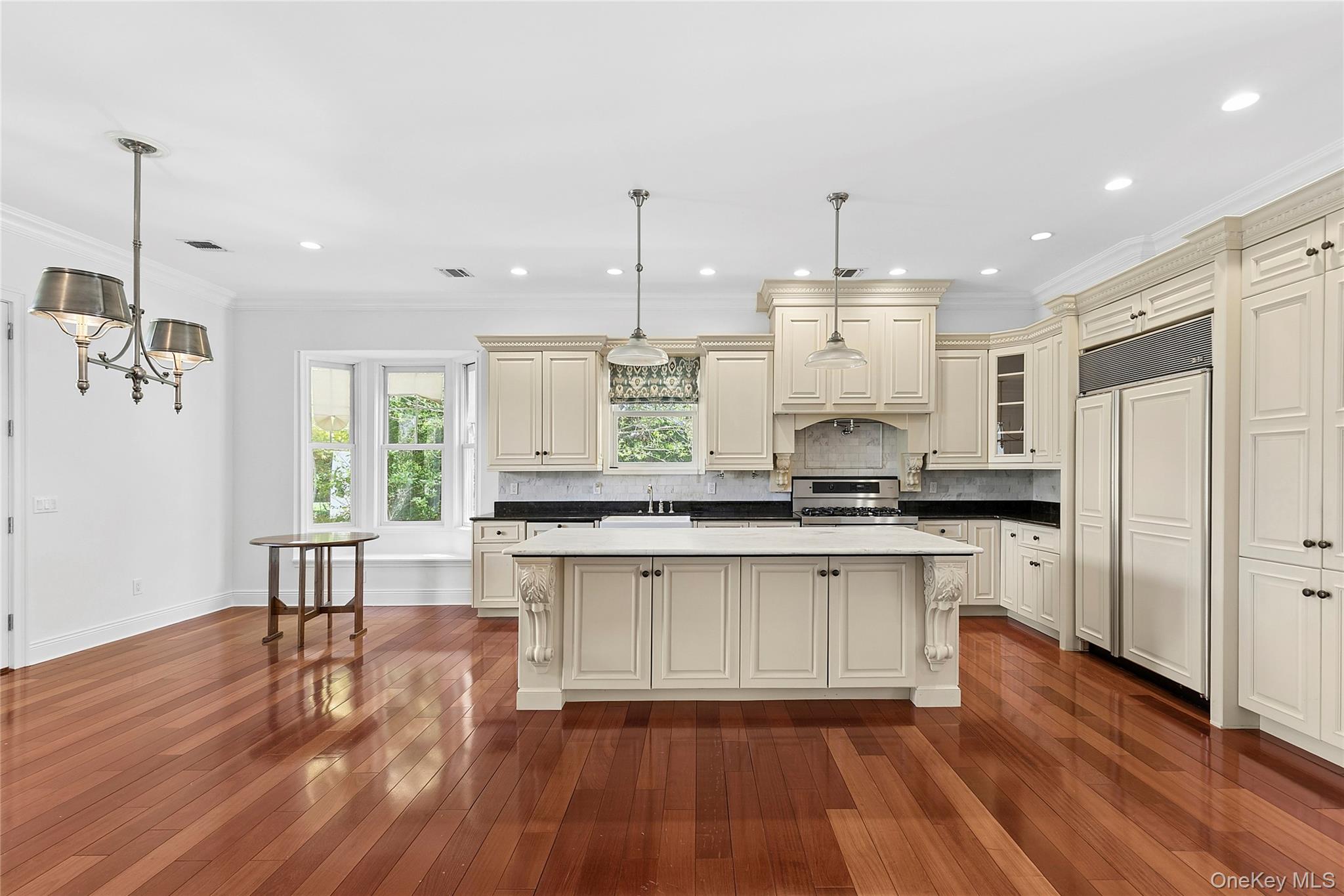 41 Edgewood Avenue Bridgehampton, NY 11932 - Photo 6 of 21