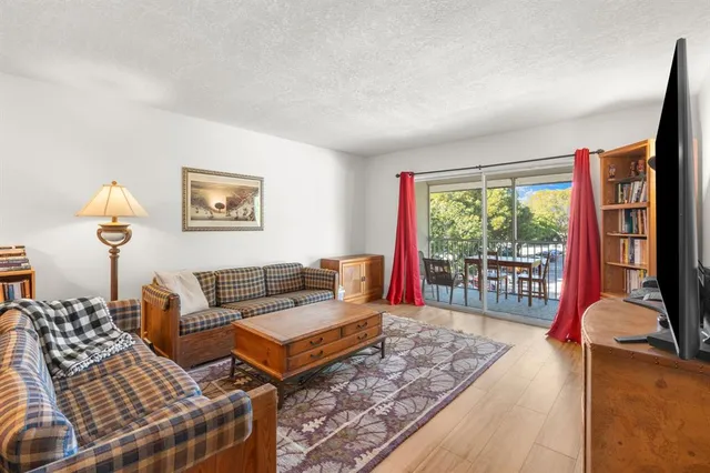 $179,900 | 3000 Riverside Drive, Unit 3021, Coral Springs, FL 33065