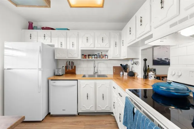 $179,900 | 3000 Riverside Drive, Unit 3021, Coral Springs, FL 33065