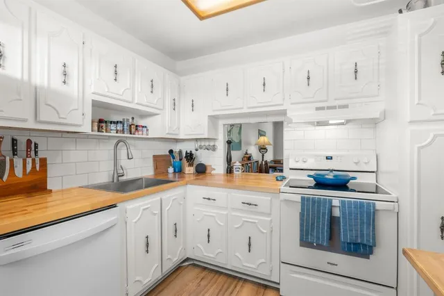 $179,900 | 3000 Riverside Drive, Unit 3021, Coral Springs, FL 33065