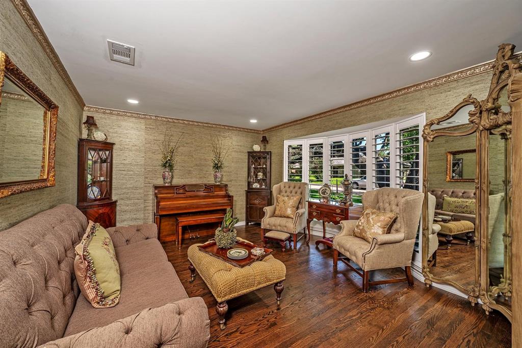 7240 Hunters Ridge Drive Dallas, TX 75248 - Photo 9 of 40