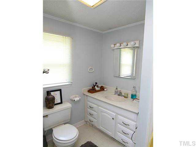 1724 Nottingham Road Raleigh, NC 27607 - Photo 21 of 25 Rear apartment bathroom. There is also a bedroom. 12.8x9.3 (no picture) Bathroom