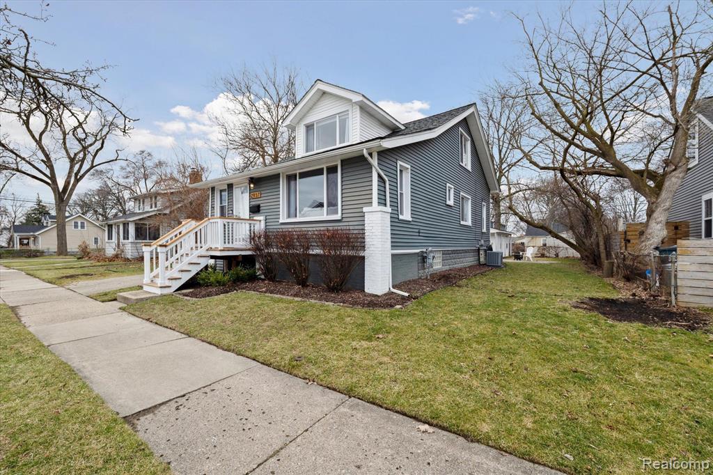 2937 Wakefield Road Berkley, MI 48072 - Photo 3 of 38