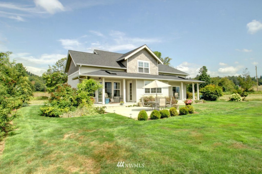 8113 Collins Road Sedro-Woolley, WA 98284 - Photo 2 of 24 Gallery Image 2
