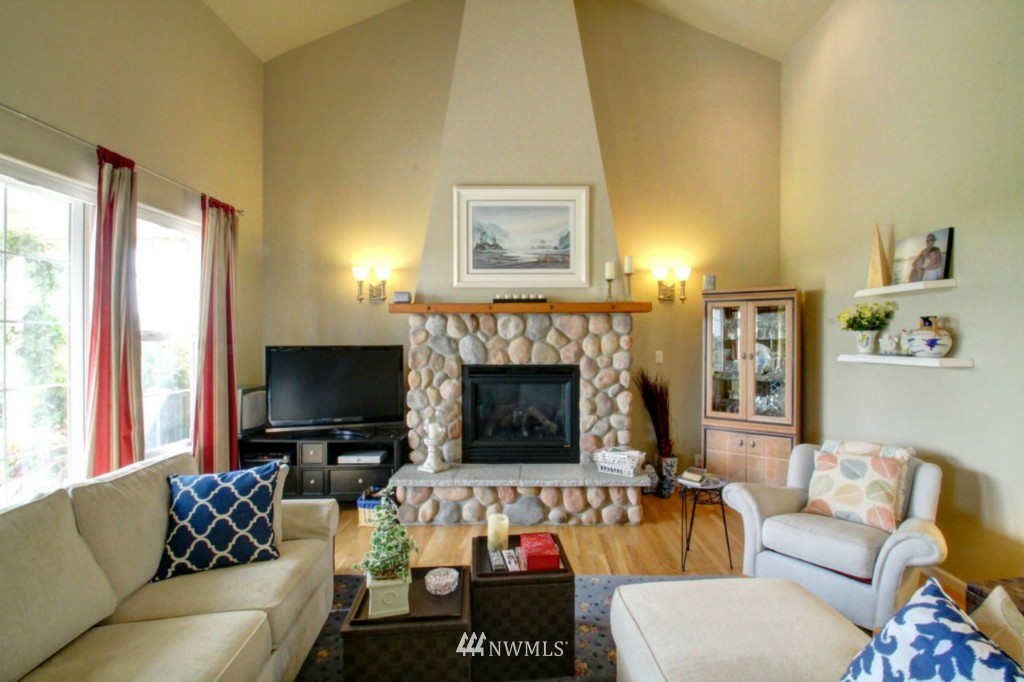 8113 Collins Road Sedro-Woolley, WA 98284 - Photo 3 of 24 Gallery Image 3