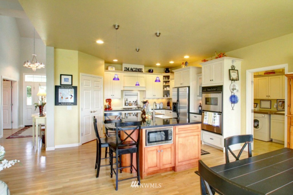 8113 Collins Road Sedro-Woolley, WA 98284 - Photo 4 of 24 Gallery Image 4