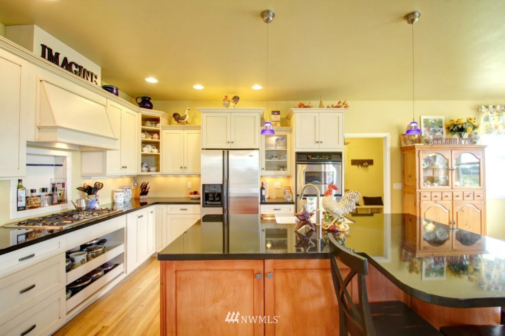 8113 Collins Road Sedro-Woolley, WA 98284 - Photo 5 of 24 Gallery Image 5