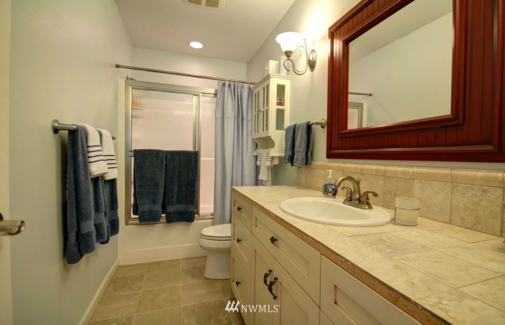 8113 Collins Road Sedro-Woolley, WA 98284 - Photo 10 of 24 Gallery Image 10
