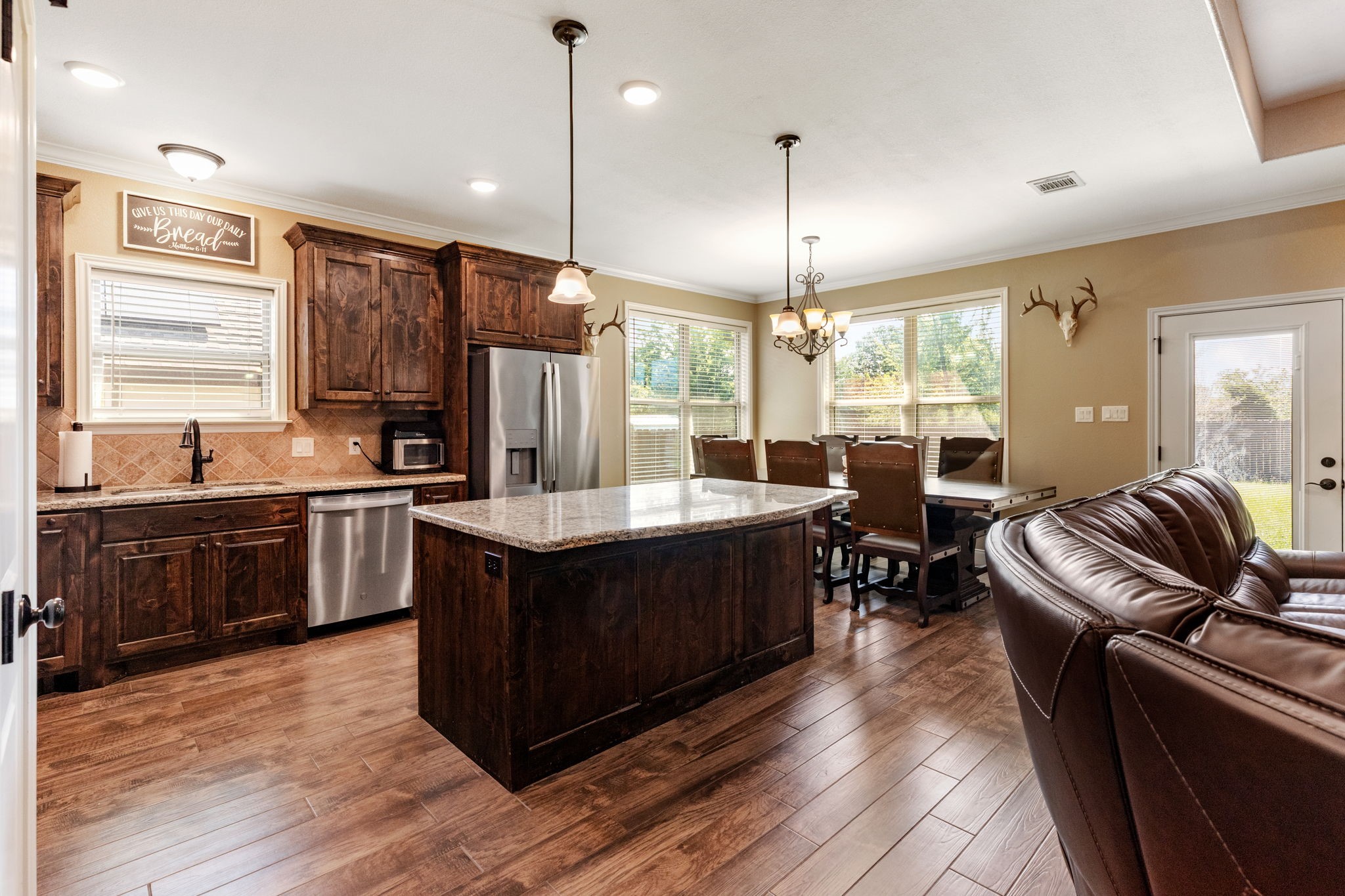 3681 Rabbit Lane Bryan, TX 77808 - Photo 5 of 25